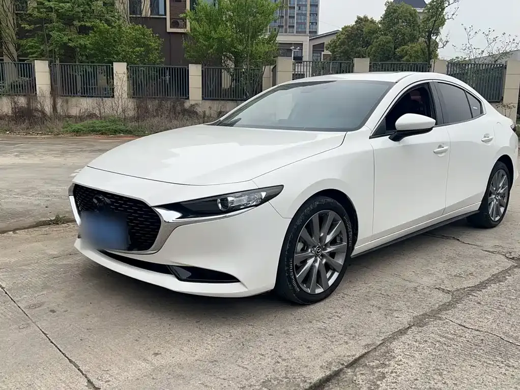 Mazda 3 Axela — фото 1