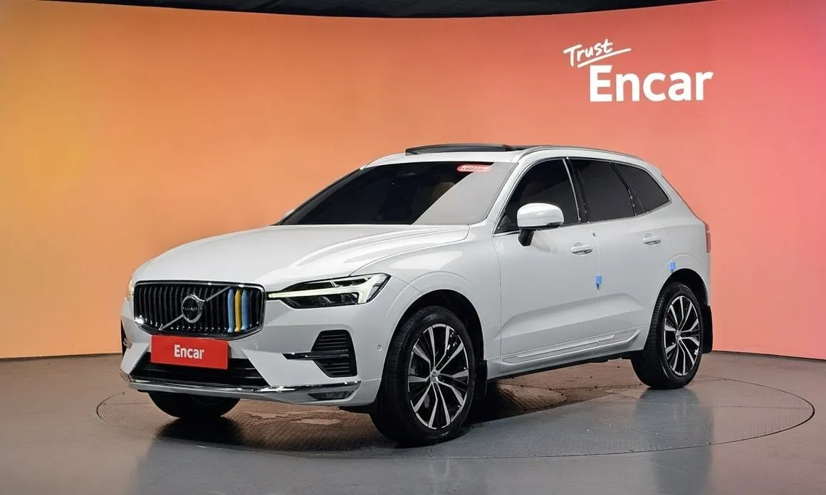 Volvo XC60 — фото 1