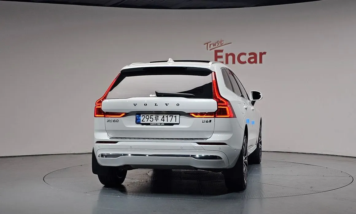 Volvo XC60 — фото 4