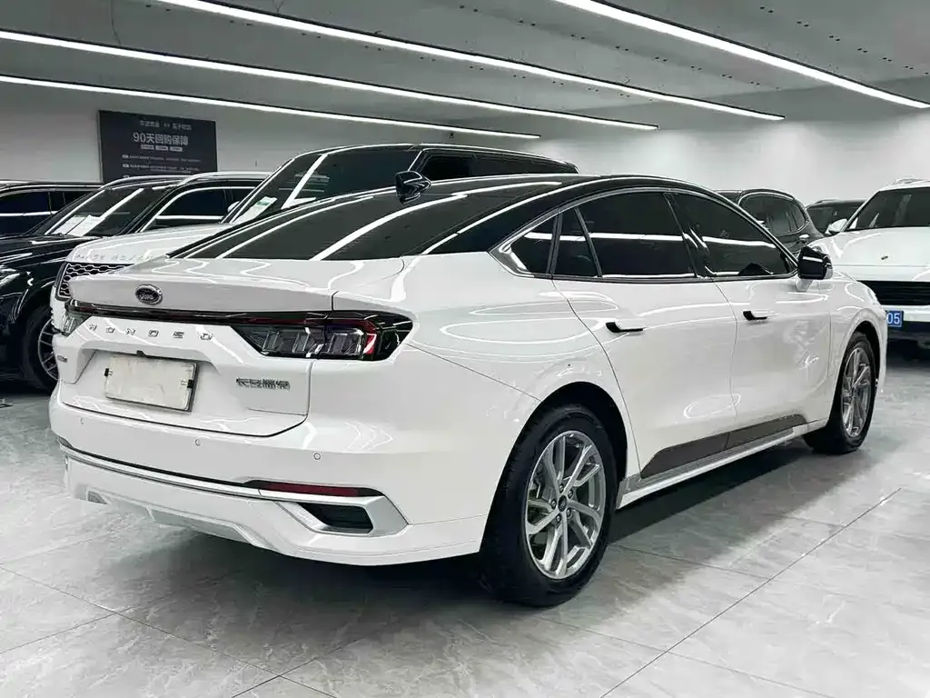 Ford Mondeo — фото 10