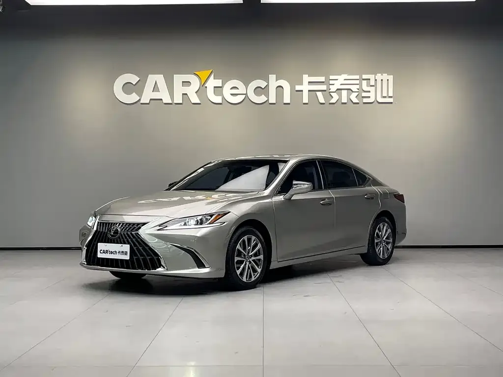 Lexus ES — фото 1
