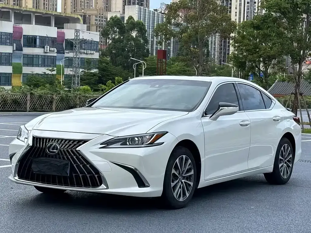 Lexus ES — фото 1