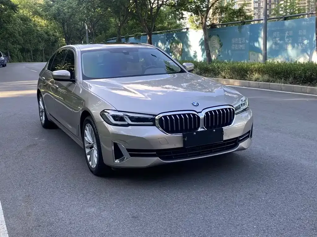 BMW 5 Series — фото 6