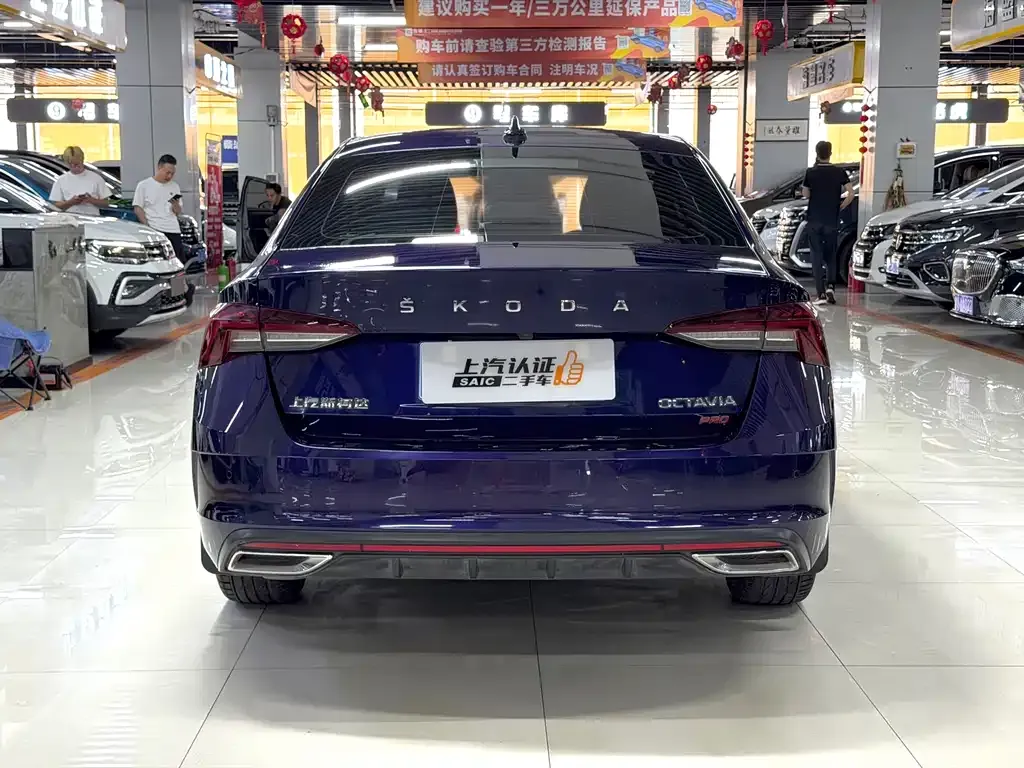 Skoda Octavia — фото 2