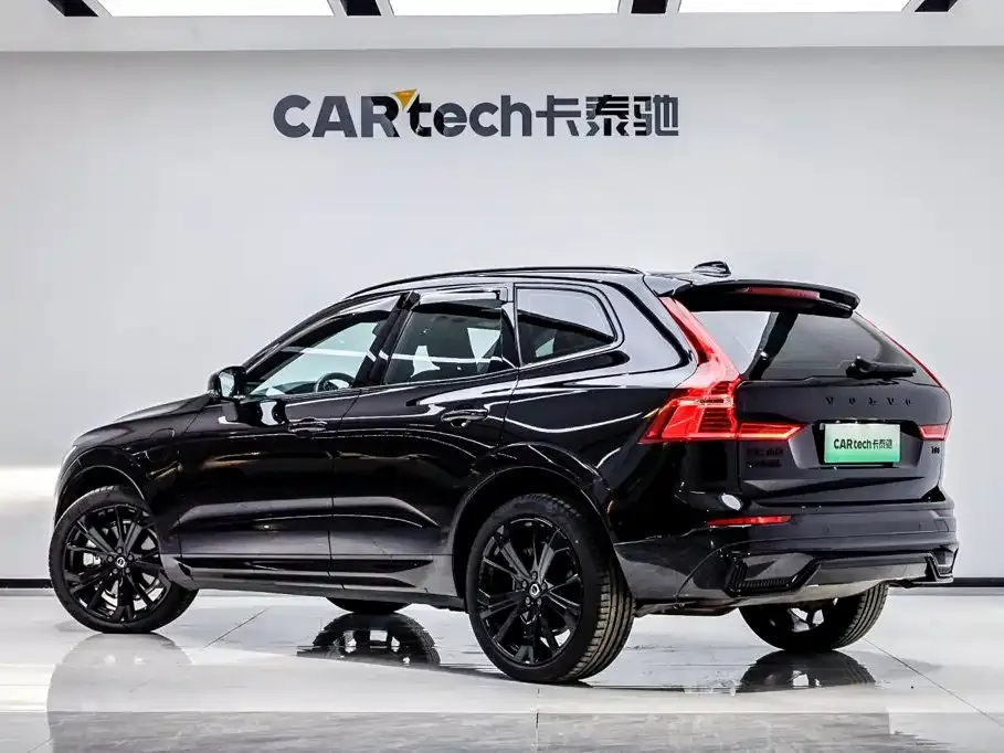 Volvo XC60 PHEV — фото 4