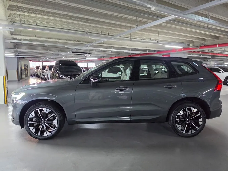 Volvo XC60 — фото 9