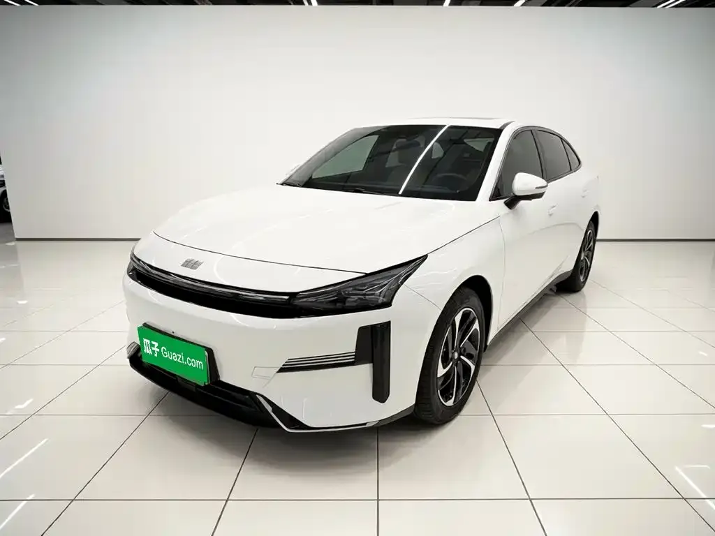 Geely Galaxy L6 — фото 1