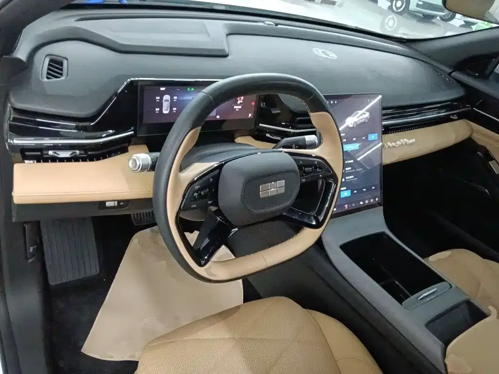 Geely Galaxy L6 — фото 3