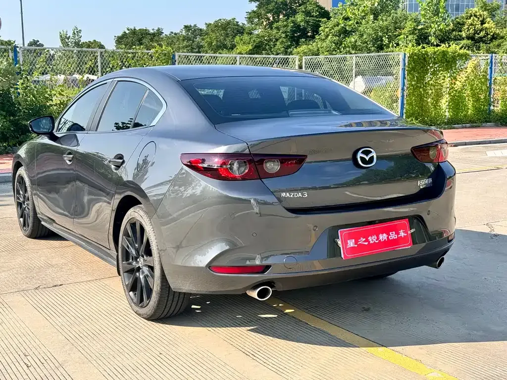 Mazda 3 Axela — фото 10