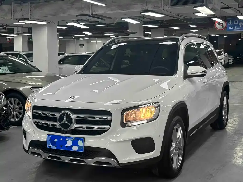 Mercedes-Benz GLB — фото 1
