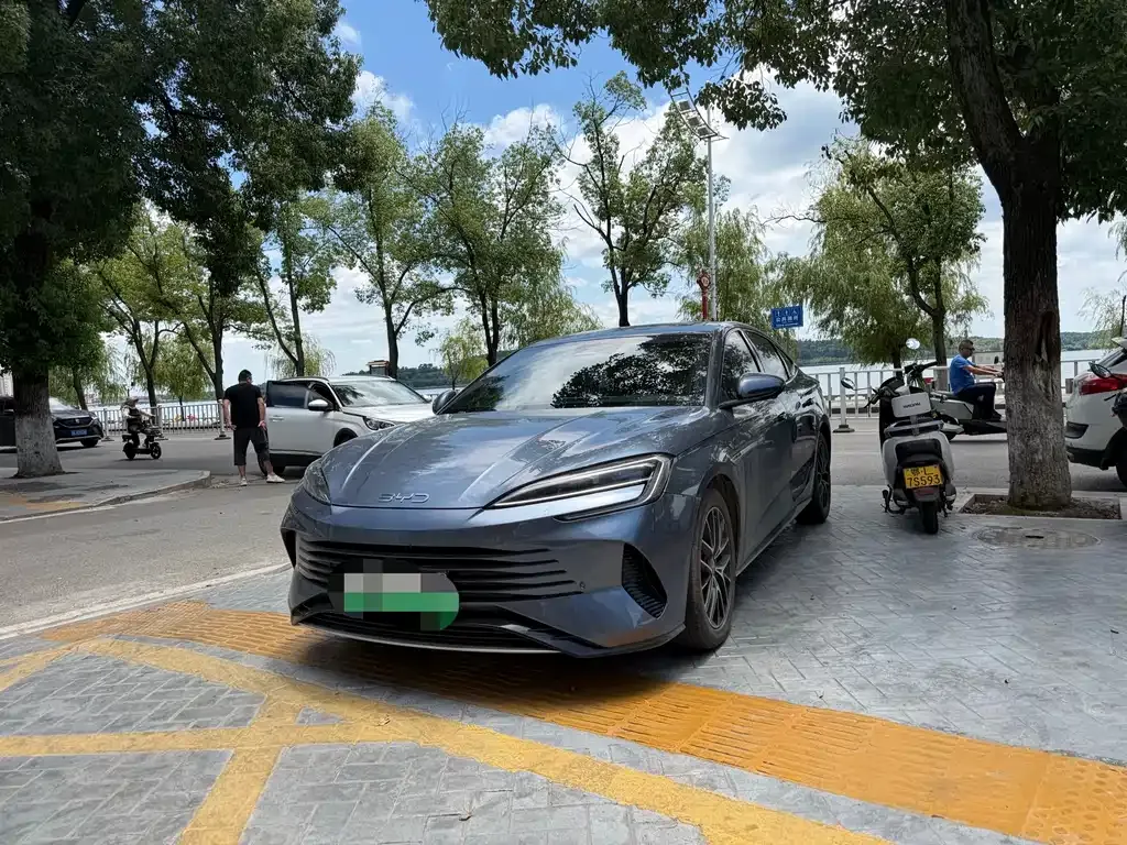 BYD Seal — фото 1