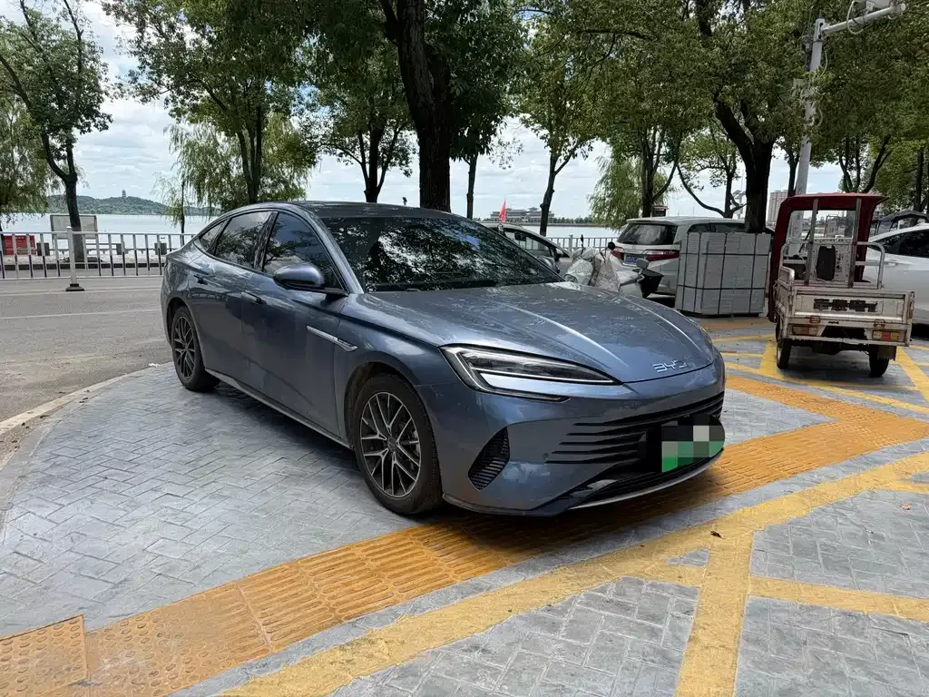 BYD Seal — фото 7