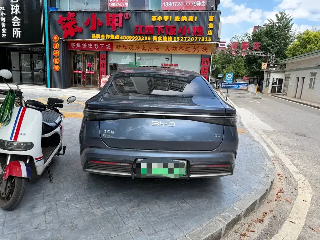 BYD Seal — фото 8