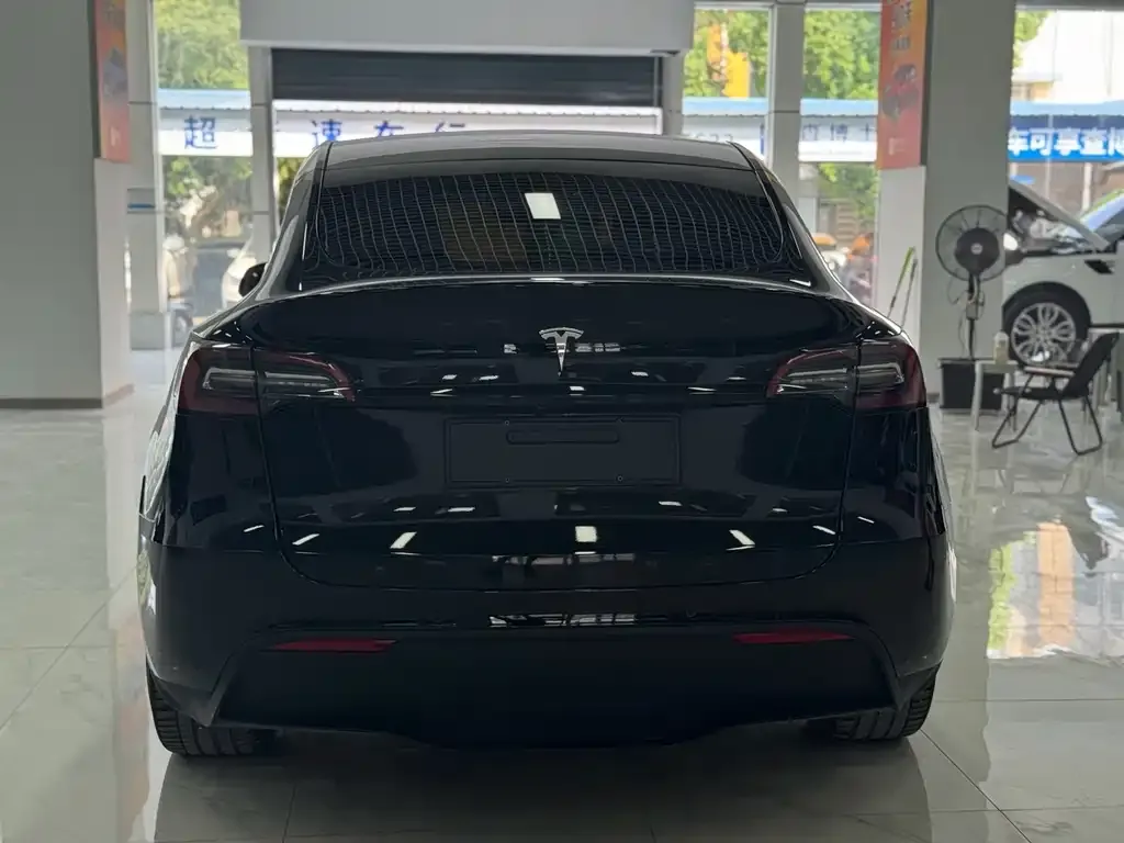 Tesla Model Y — фото 5