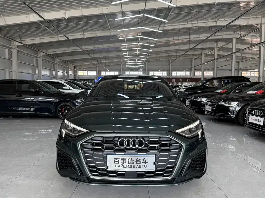 Audi A3 — фото 1
