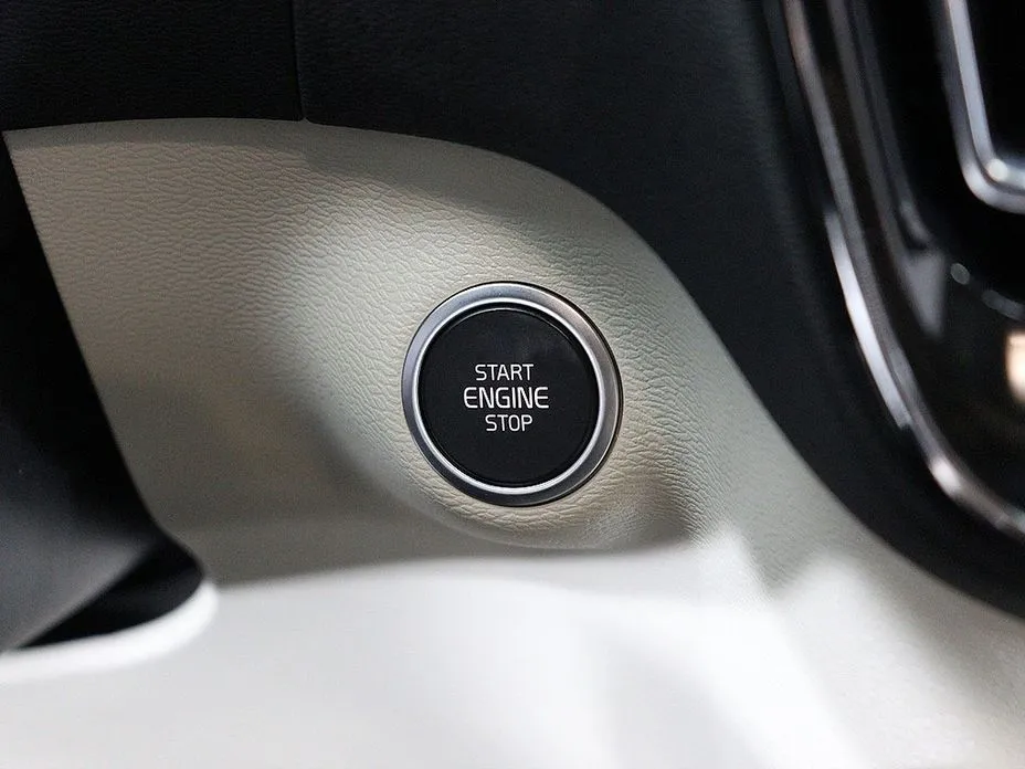 Volvo XC40 — фото 10