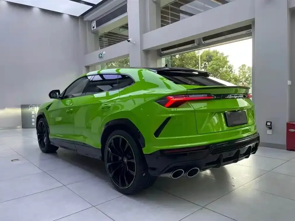 Lamborghini Urus — фото 9