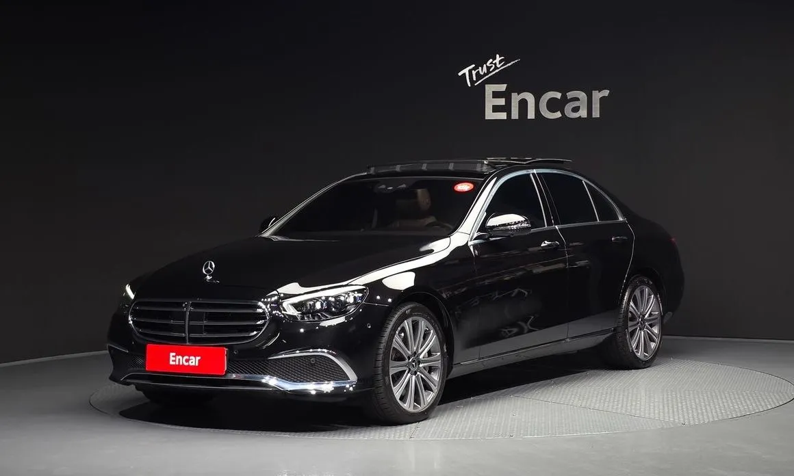 Mercedes-Benz E-Class — фото 1