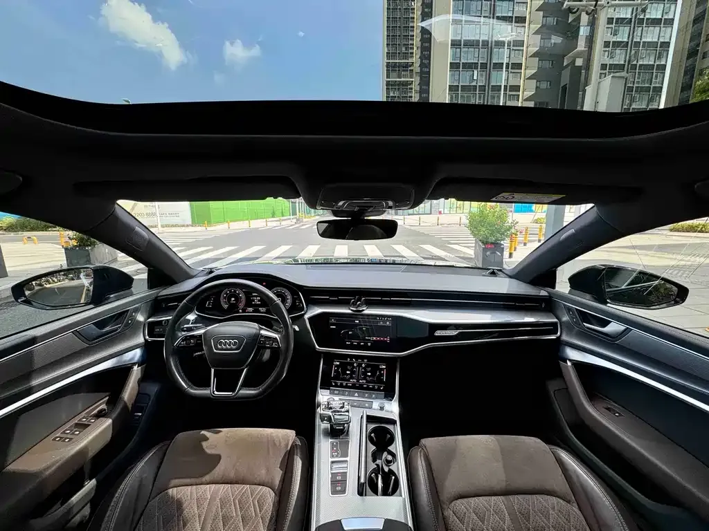 Audi A7L — фото 6