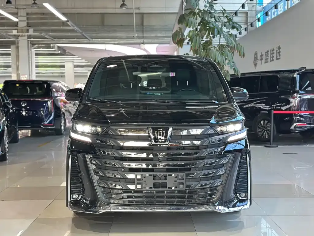 Toyota Vellfire — фото 4