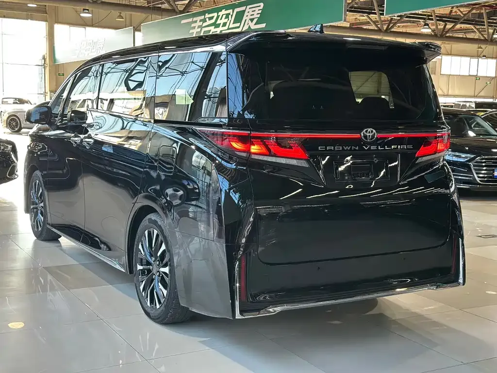 Toyota Vellfire — фото 3