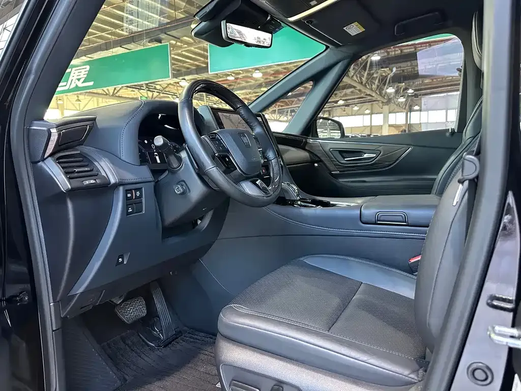 Toyota Vellfire — фото 9