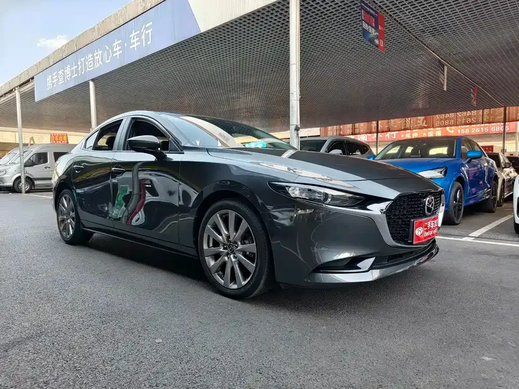 Mazda 3 Axela — фото 10