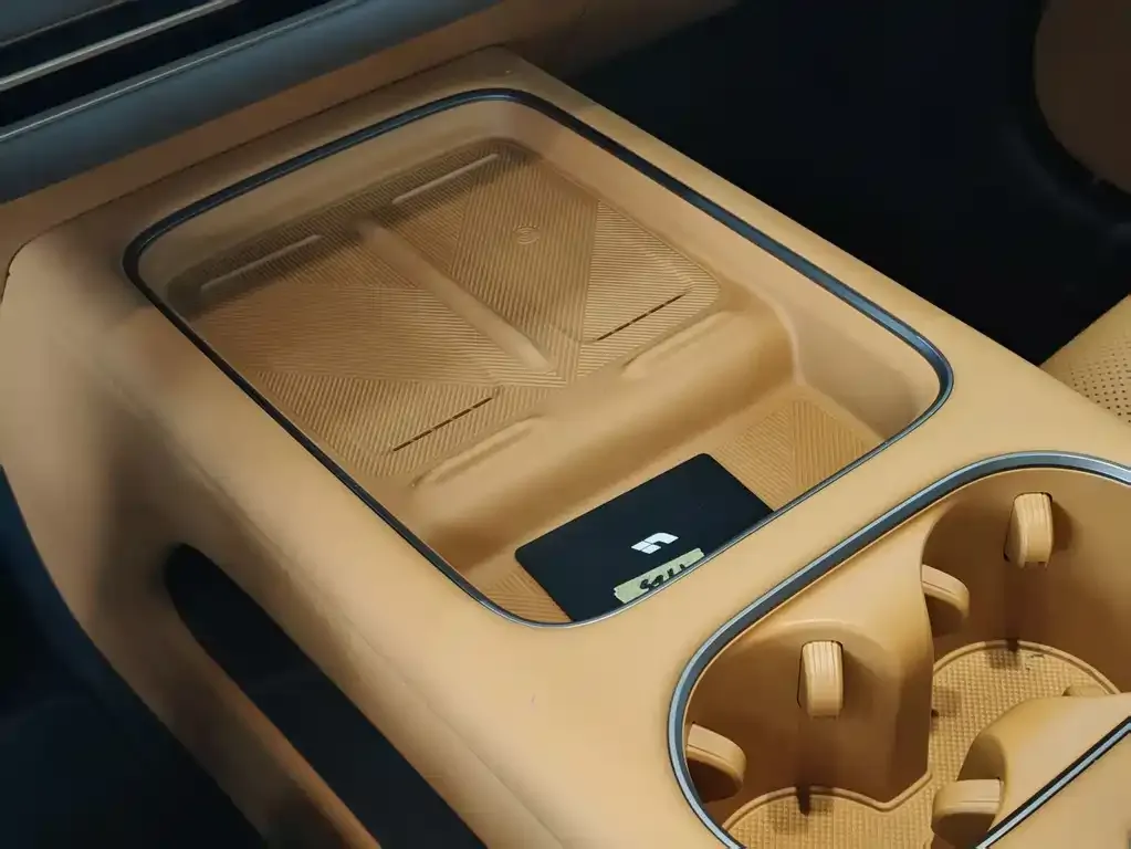 Li Auto i6 — фото 3