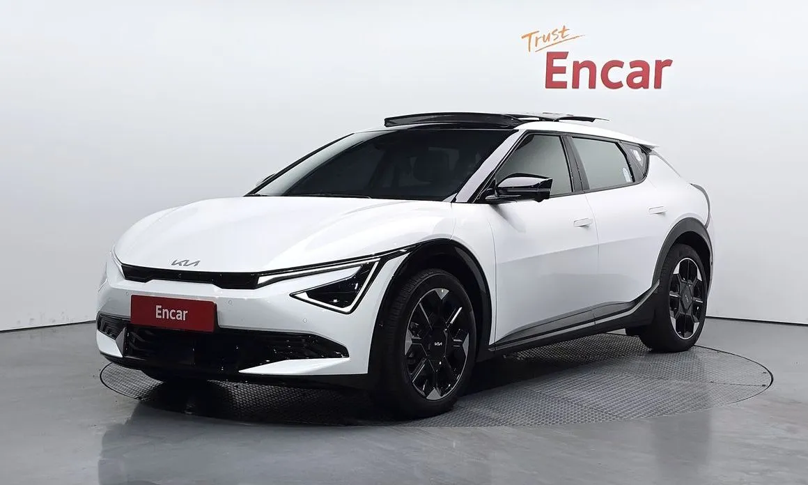 Kia EV6 — фото 1