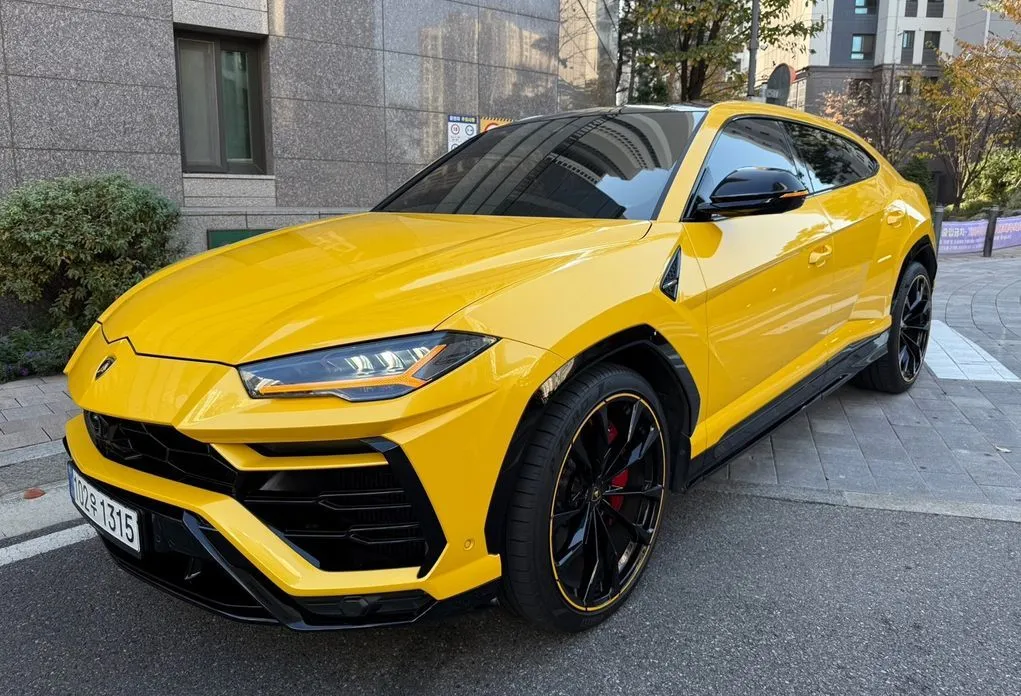 Lamborghini Urus — фото 1