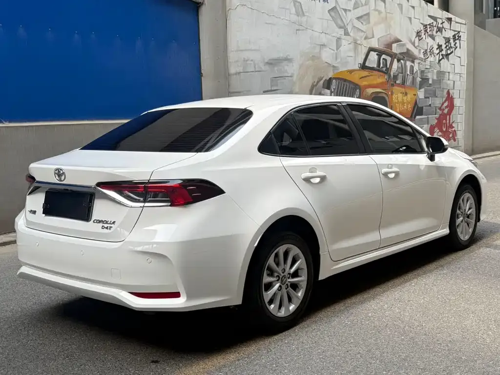 Toyota Corolla — фото 4