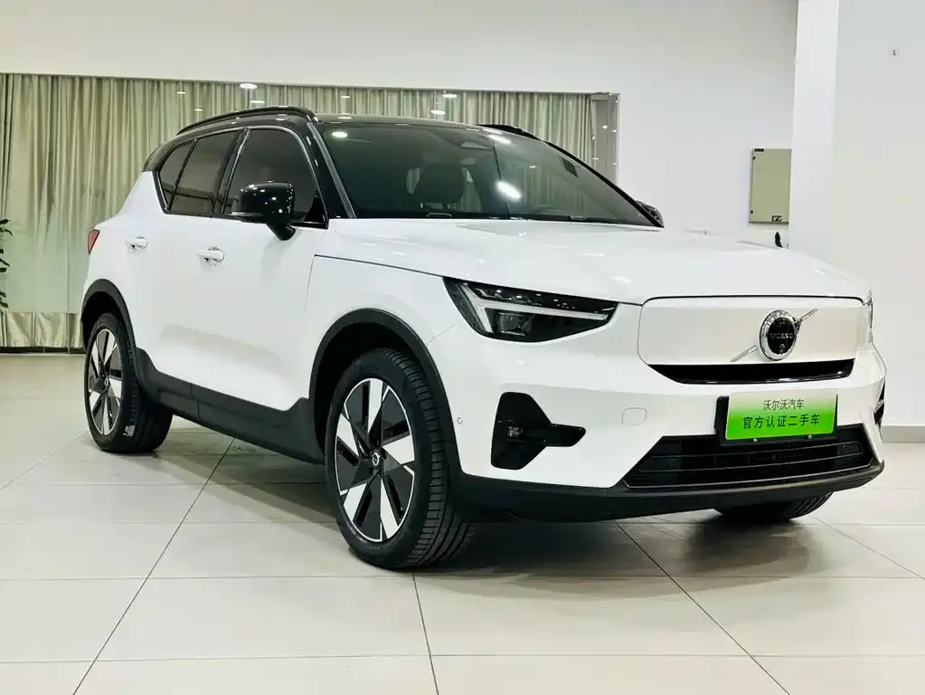 Volvo XC40 NEV — фото 5