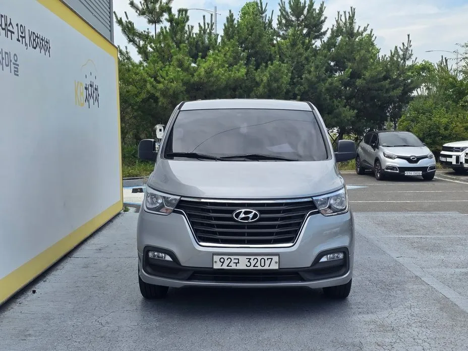 Hyundai Starex — фото 3