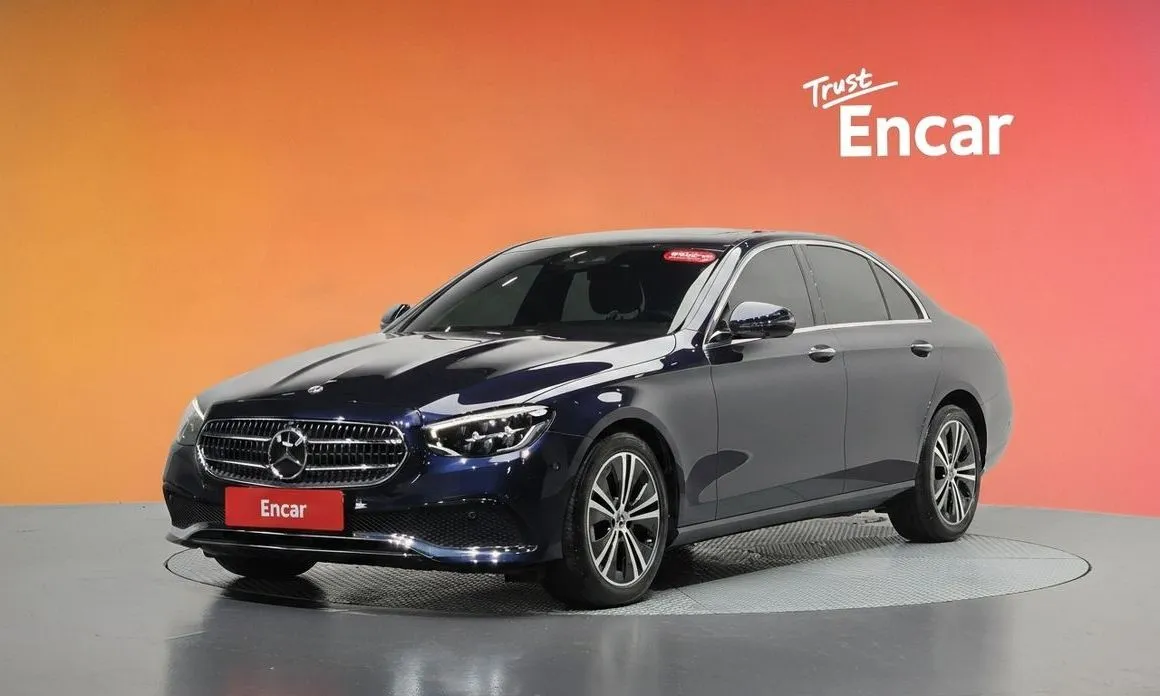 Mercedes-Benz E-Class — фото 1
