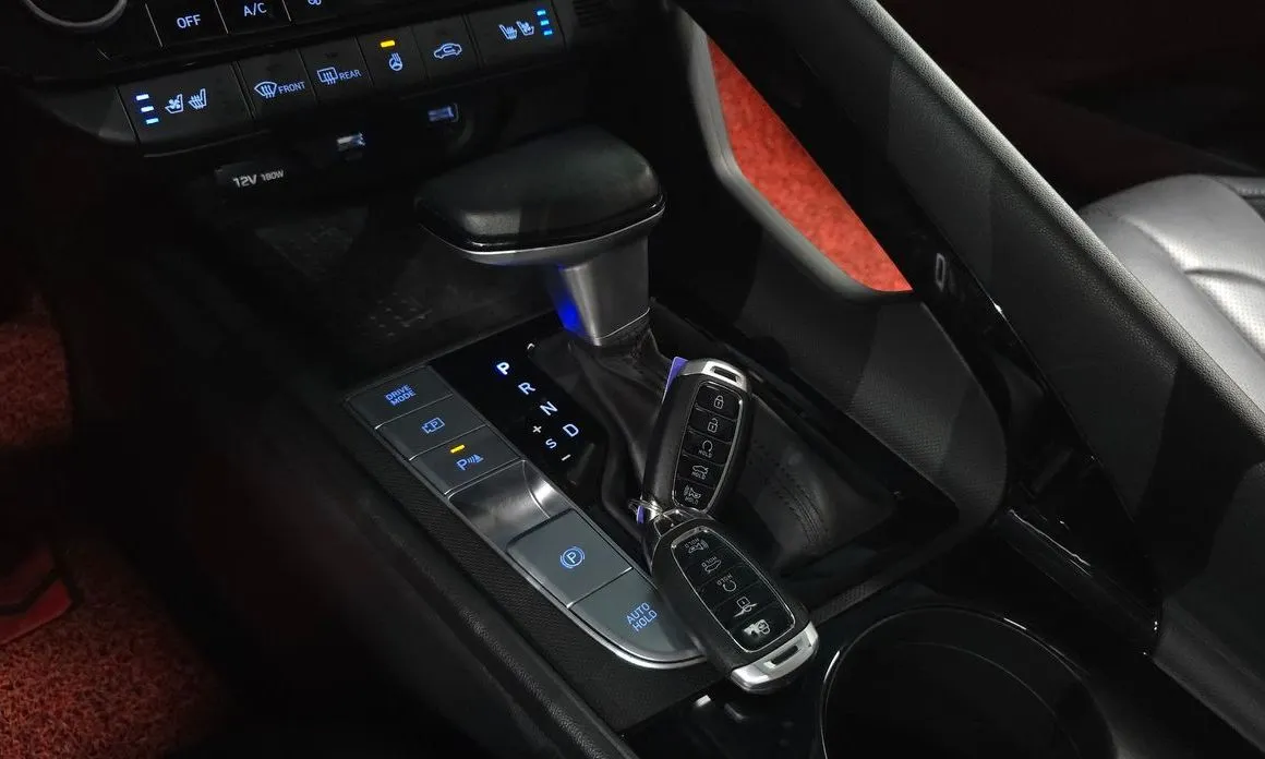 Hyundai AVANTE — фото 4
