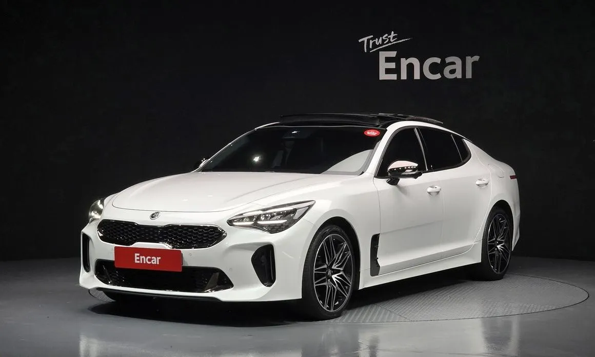 Kia Stinger — фото 1