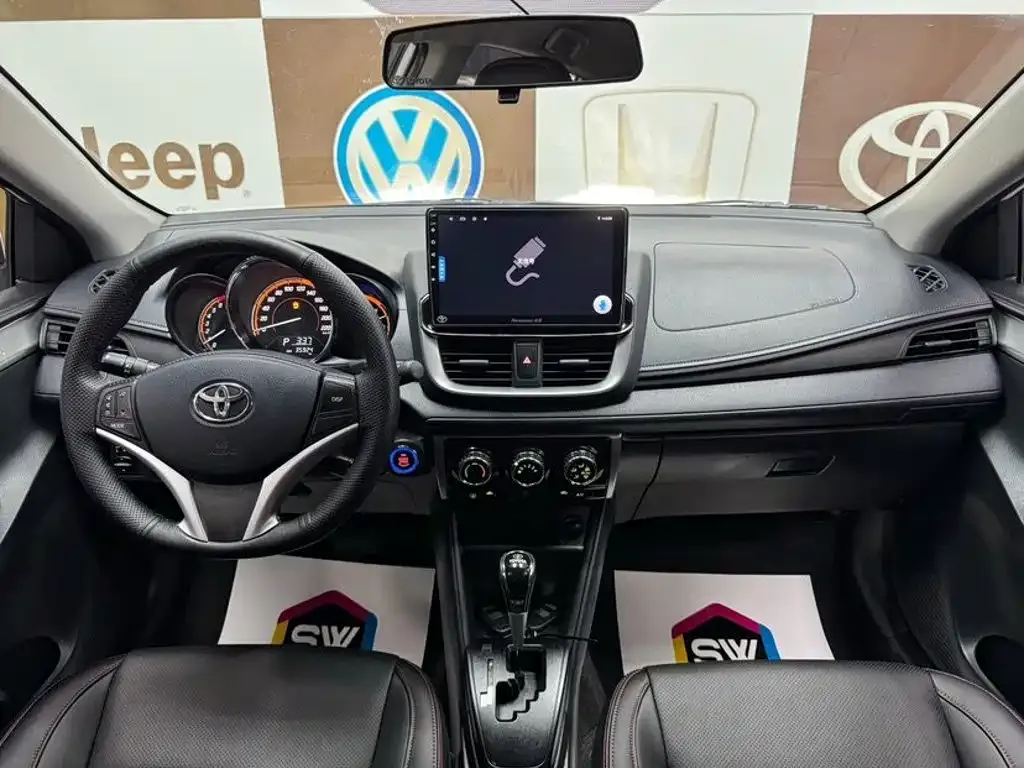 Toyota Yaris L — фото 9