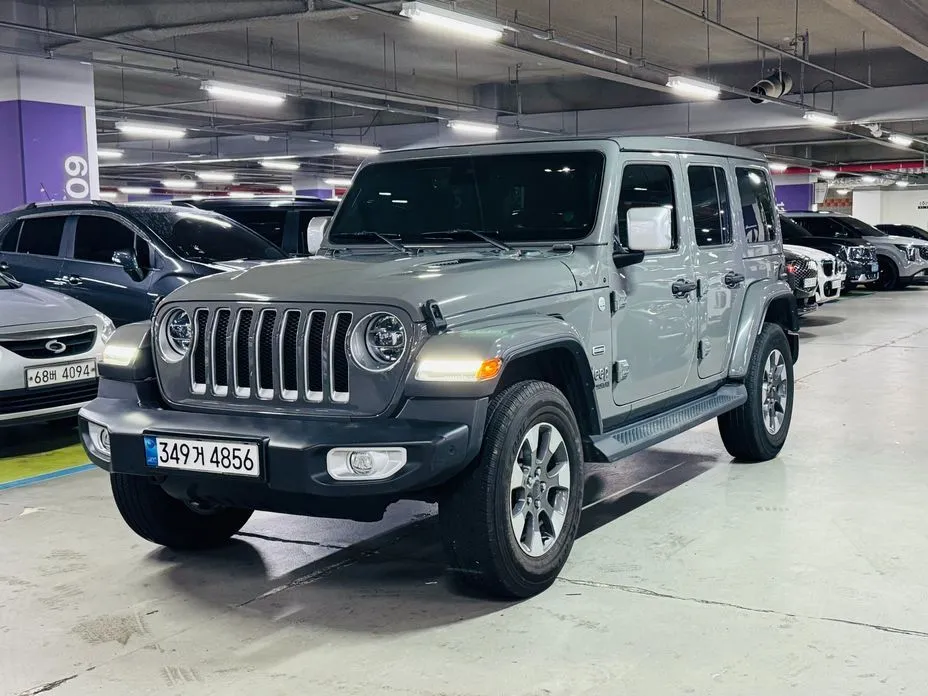 Jeep Wrangler — фото 1