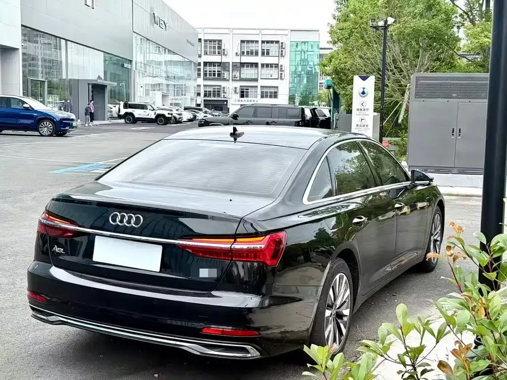 Audi A6L — фото 7