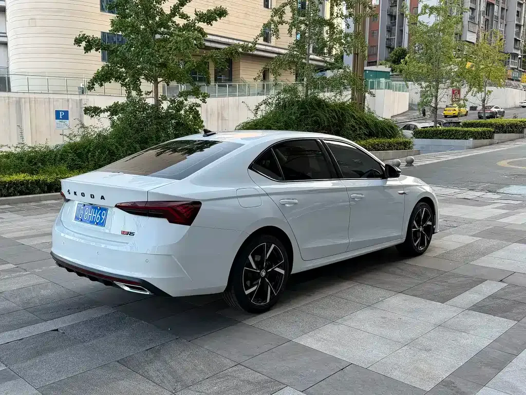 Skoda Octavia — фото 6