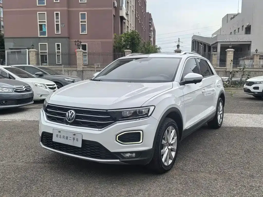 Volkswagen T-Roc — фото 1