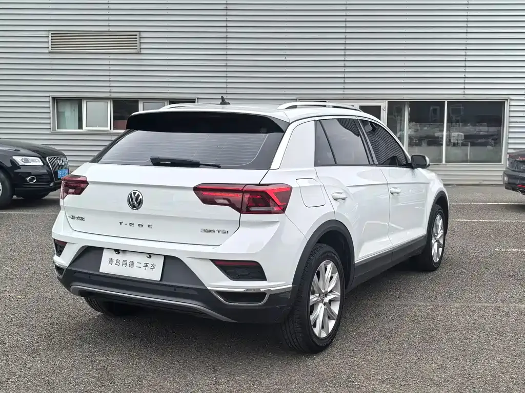 Volkswagen T-Roc — фото 6