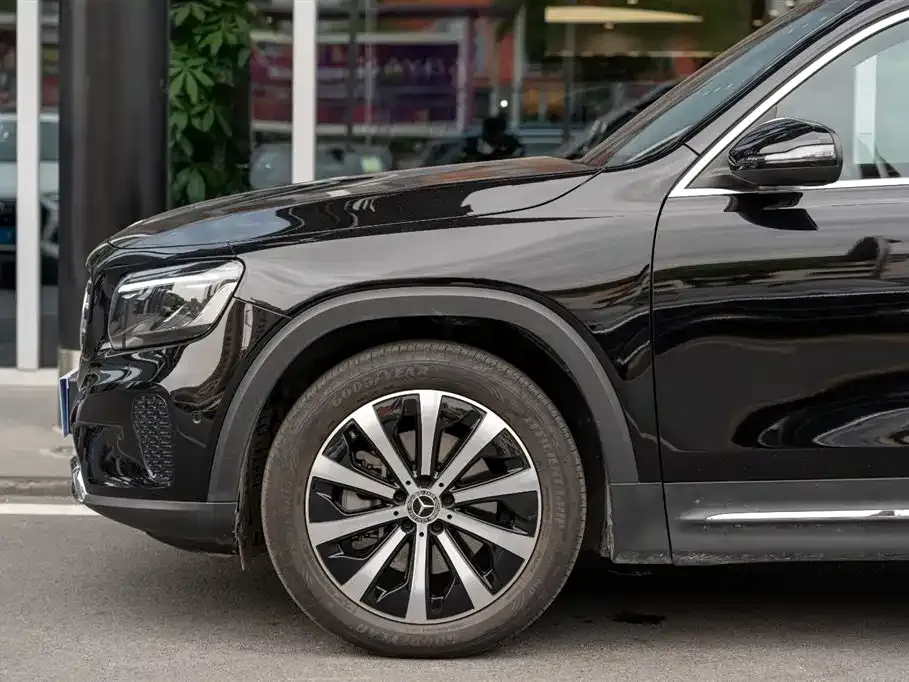 Mercedes-Benz GLB — фото 9