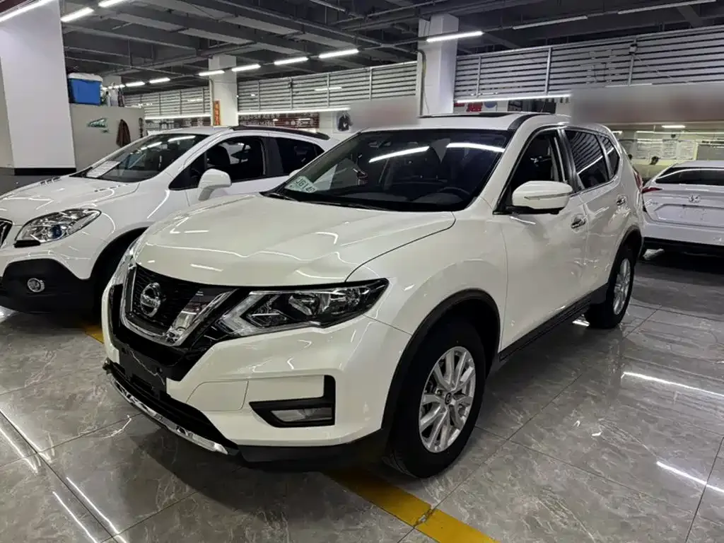 Nissan X-Trail — фото 1