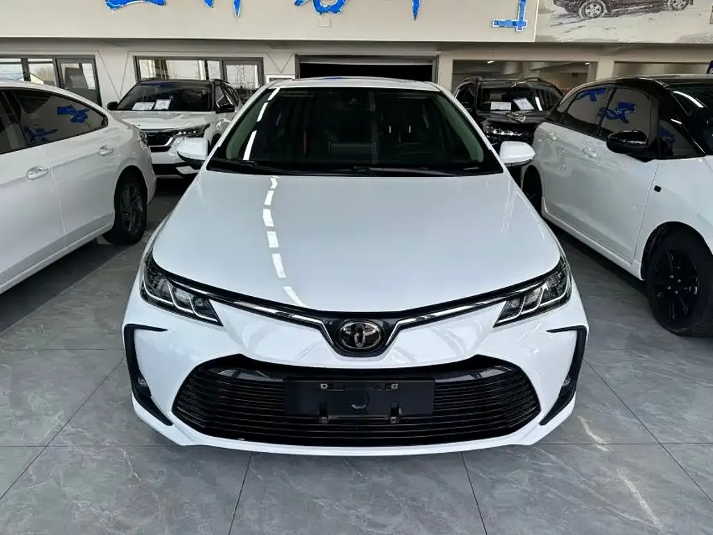 Toyota Corolla — фото 7