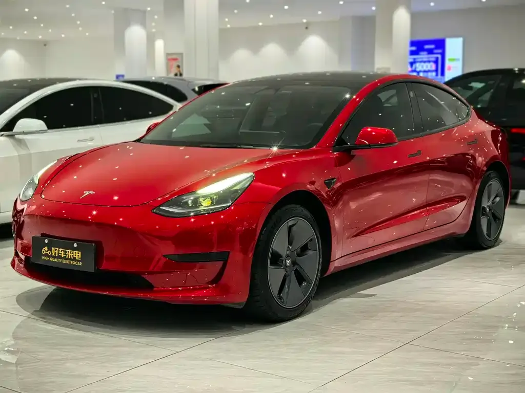 Tesla Model 3 — фото 1