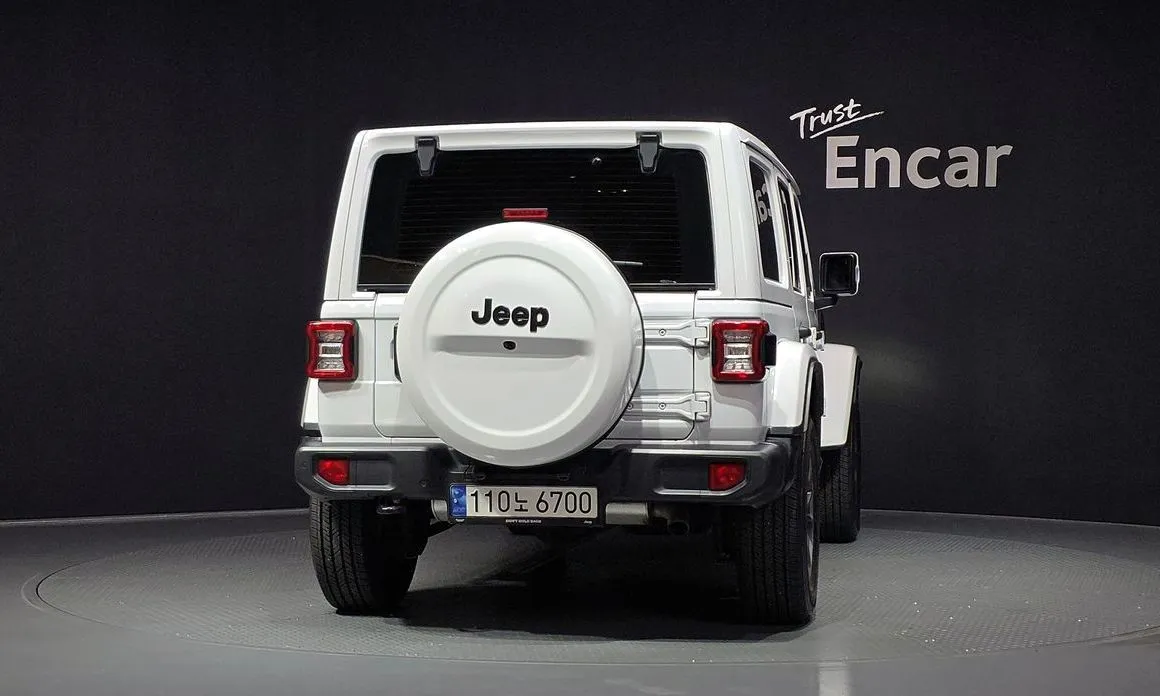 Jeep Wrangler — фото 7