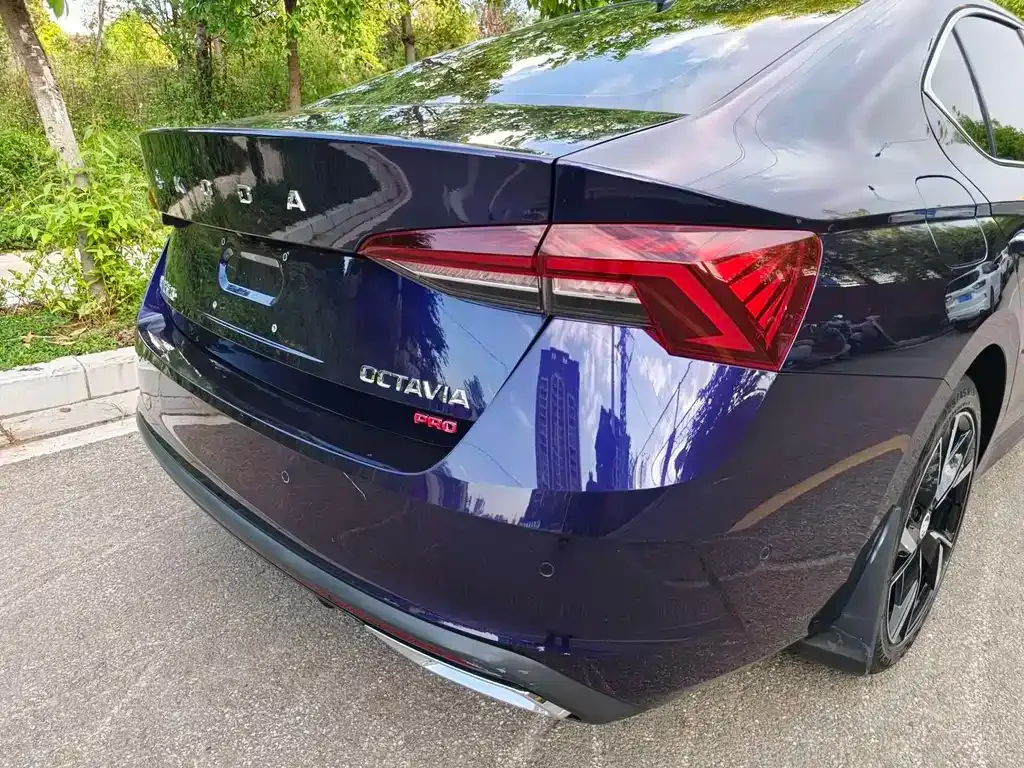 Skoda Octavia — фото 4