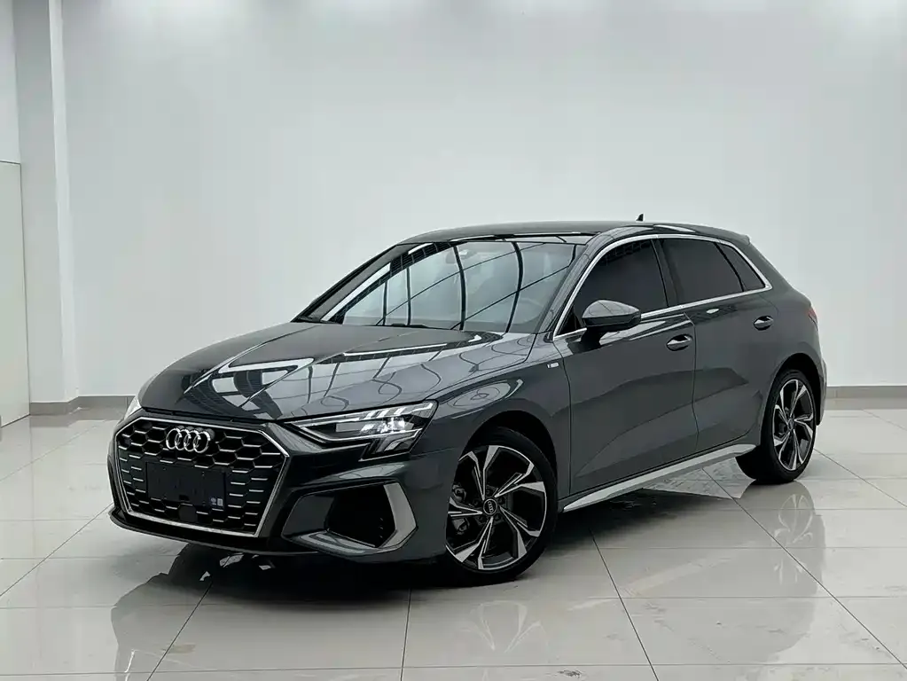 Audi A3 — фото 1