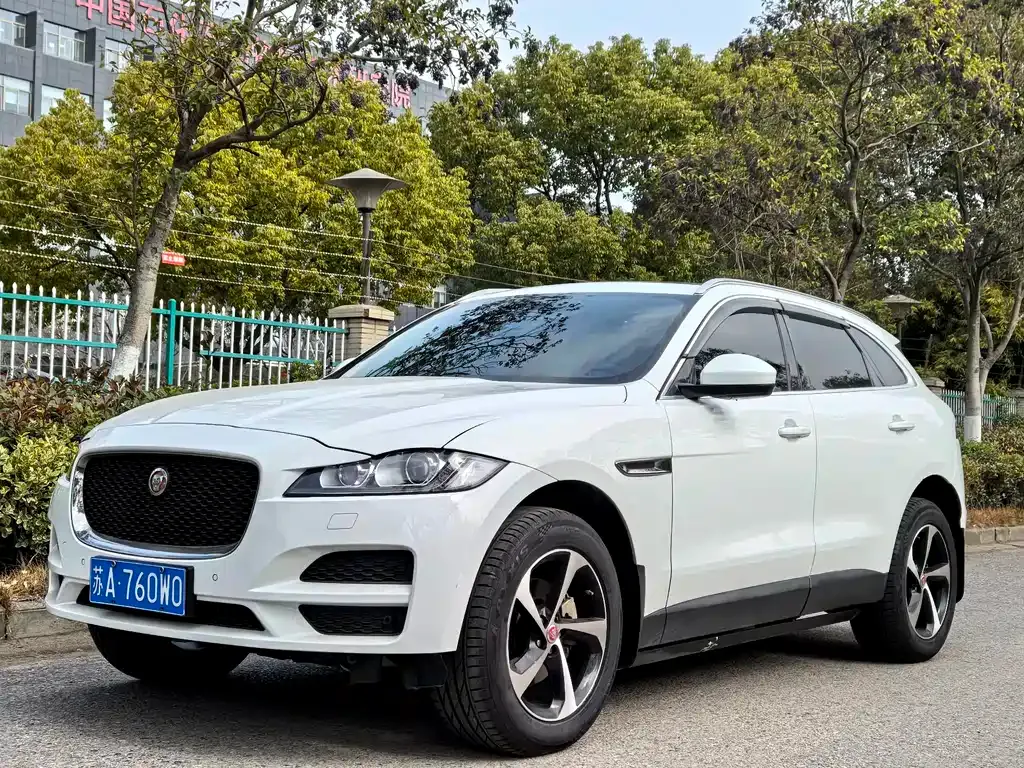 Jaguar F-PACE — фото 1